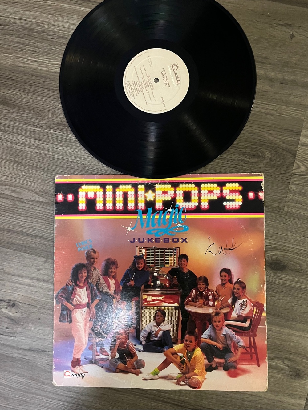 Mini Pops Magic jute box vintage album/LP retro dance collector